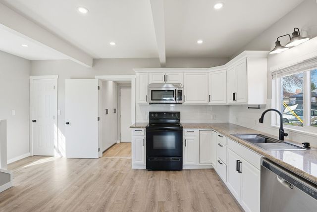 348 W Rockwell Ave, Spokane, WA 99205