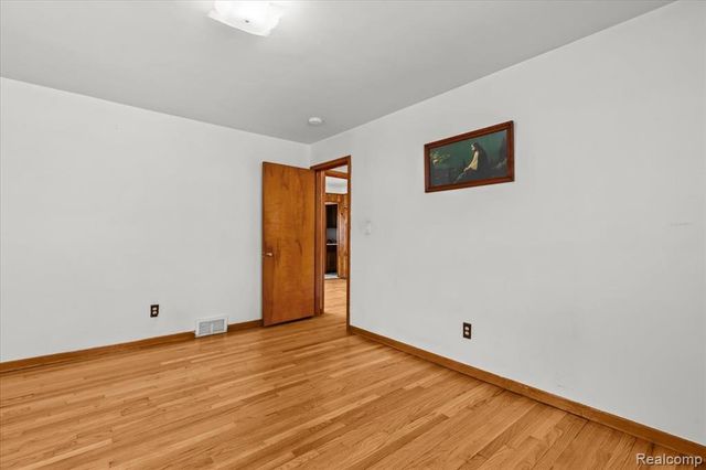 32864 Mackenzie Drive, Westland, MI 48185