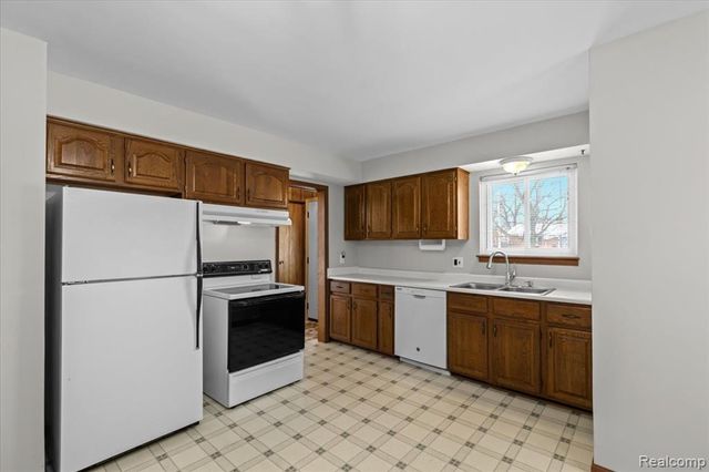 32864 Mackenzie Drive, Westland, MI 48185