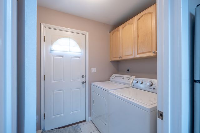 1912 Finchley Court, Schaumburg, IL 60194