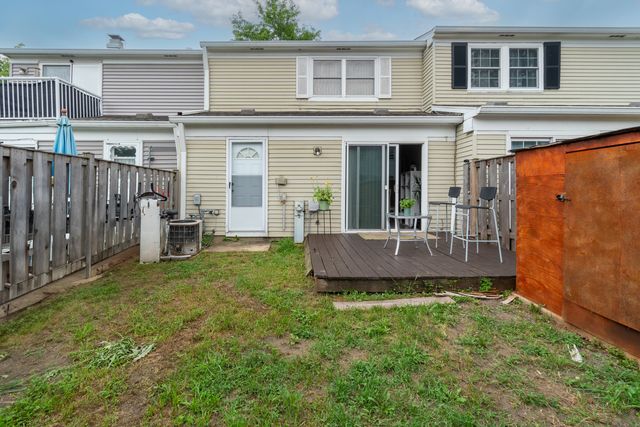 1912 Finchley Court, Schaumburg, IL 60194