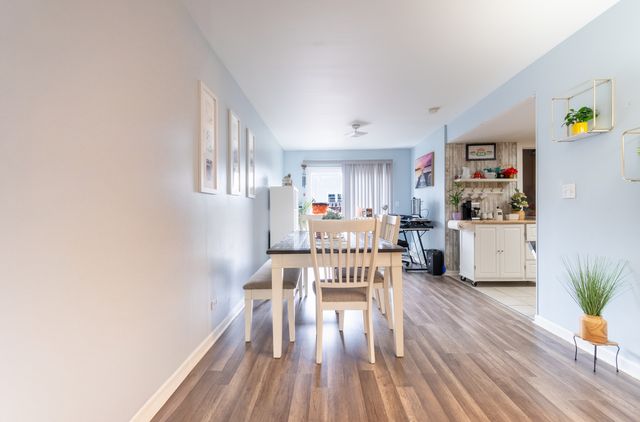 1912 Finchley Court, Schaumburg, IL 60194