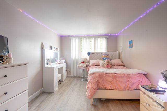 1912 Finchley Court, Schaumburg, IL 60194