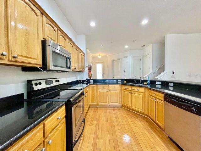 8626 MIRAMAR TERRACE CIRCLE, Temple Terrace, FL 33637