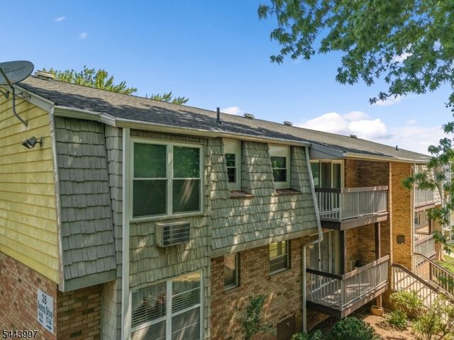 28 Deanna Dr 58, Hillsborough Twp., NJ 08844