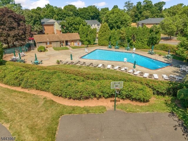 28 Deanna Dr 58, Hillsborough Twp., NJ 08844