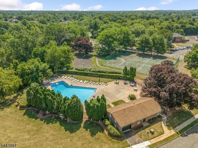 28 Deanna Dr 58, Hillsborough Twp., NJ 08844