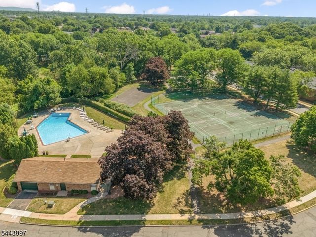 28 Deanna Dr 58, Hillsborough Twp., NJ 08844