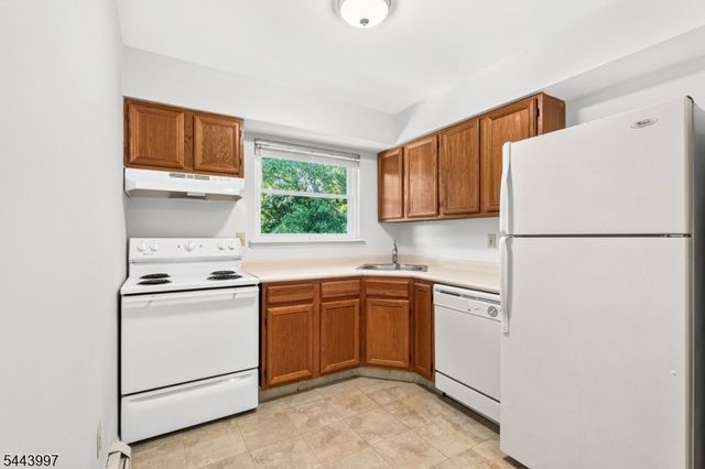 28 Deanna Dr 58, Hillsborough Twp., NJ 08844
