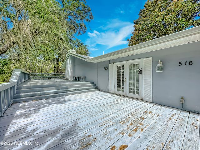 516 COUNTY ROAD 207A, East Palatka, FL 32131