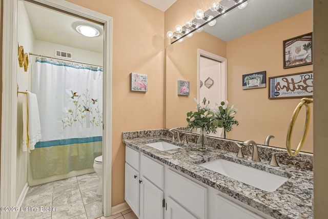 2403 Eastbridge Ct, Louisville, KY 40223