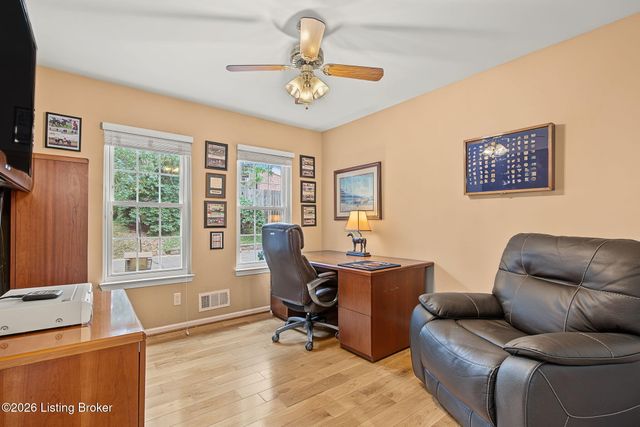 2403 Eastbridge Ct, Louisville, KY 40223