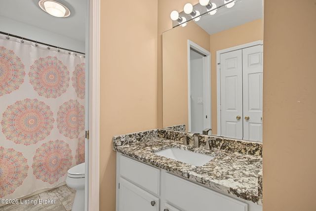 2403 Eastbridge Ct, Louisville, KY 40223