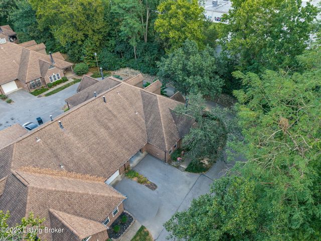 2403 Eastbridge Ct, Louisville, KY 40223