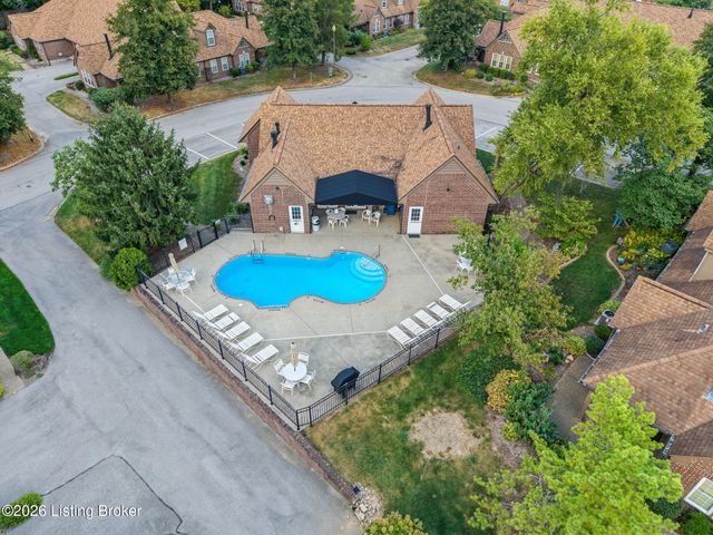 2403 Eastbridge Ct, Louisville, KY 40223