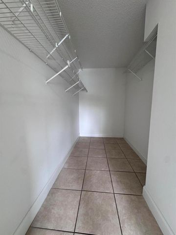 3610 N 56th Avenue 210, Hollywood, FL 33021