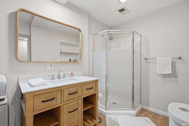 1000-A W Morton Street, Oakland City, IN 47660