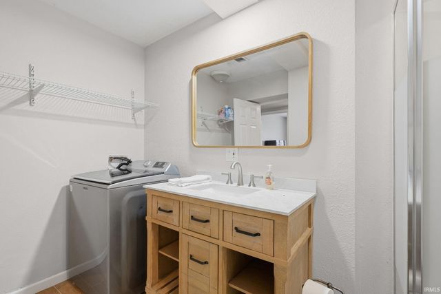 1000-A W Morton Street, Oakland City, IN 47660