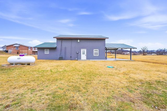 1000-A W Morton Street, Oakland City, IN 47660