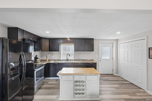 1000-A W Morton Street, Oakland City, IN 47660