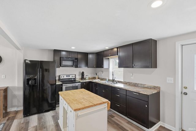 1000-A W Morton Street, Oakland City, IN 47660