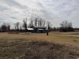 1000-A W Morton Street, Oakland City, IN 47660