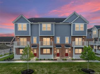 4837 Lismore Ln, Troy, MI 48085