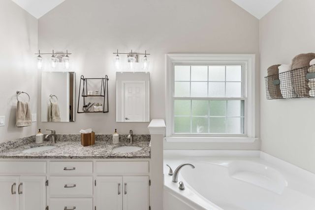 2805 Sutherland Dr, Thompsons Station, TN 37179