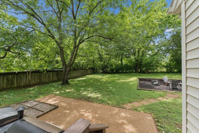 2805 Sutherland Dr, Thompsons Station, TN 37179