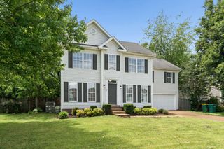2805 Sutherland Dr, Thompsons Station, TN 37179