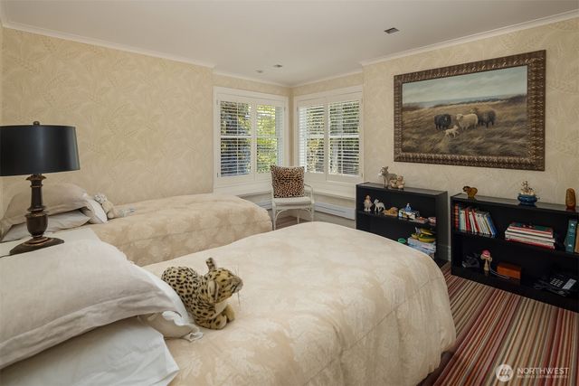 1065 Summit Avenue E, Seattle, WA 98102