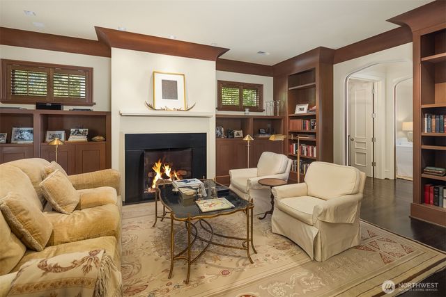 1065 Summit Avenue E, Seattle, WA 98102