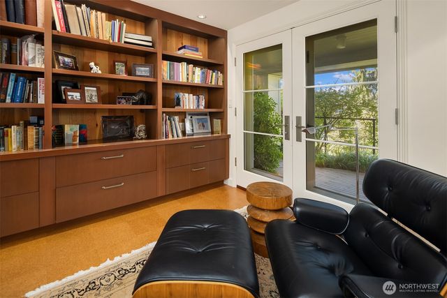 1065 Summit Avenue E, Seattle, WA 98102