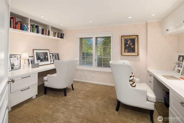 1065 Summit Avenue E, Seattle, WA 98102