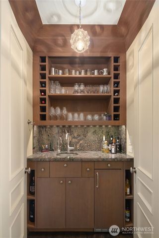 1065 Summit Avenue E, Seattle, WA 98102