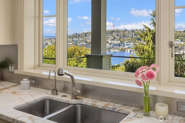 1065 Summit Avenue E, Seattle, WA 98102