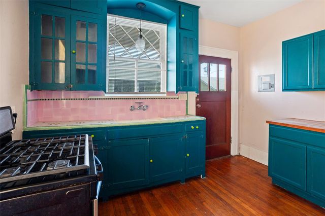 2118 Avenue K, Galveston, TX 77550