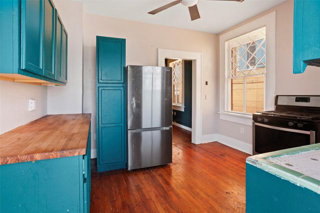 2118 Avenue K, Galveston, TX 77550