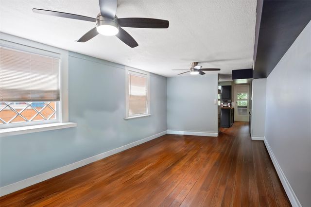 2118 Avenue K, Galveston, TX 77550