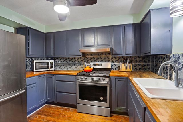 2118 Avenue K, Galveston, TX 77550