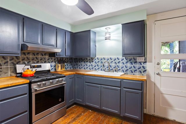 2118 Avenue K, Galveston, TX 77550