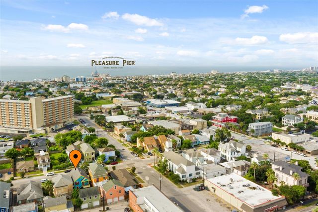 2118 Avenue K, Galveston, TX 77550