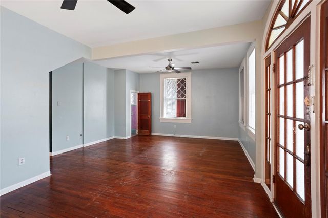 2118 Avenue K, Galveston, TX 77550