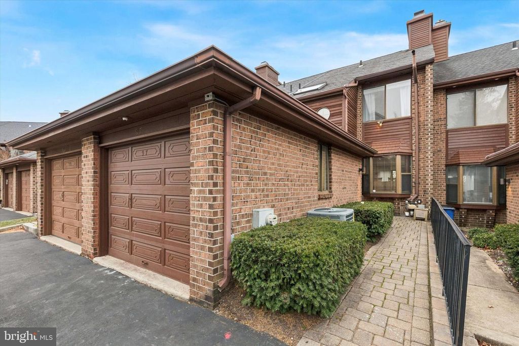 97 TIMOTHY CIR, Wayne, PA 19087