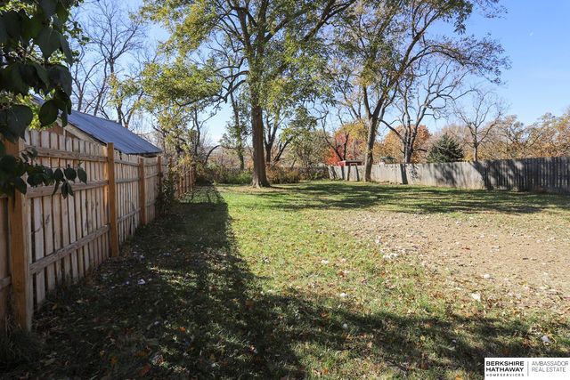 1704 Bellevue Boulevard N, Bellevue, NE 68005