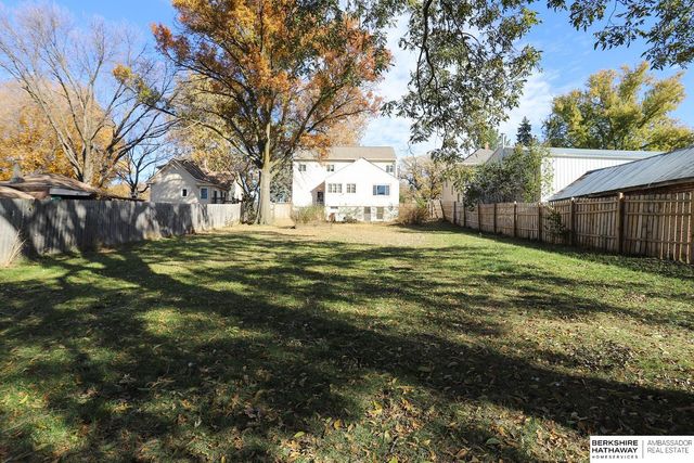 1704 Bellevue Boulevard N, Bellevue, NE 68005