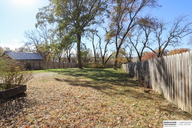 1704 Bellevue Boulevard N, Bellevue, NE 68005