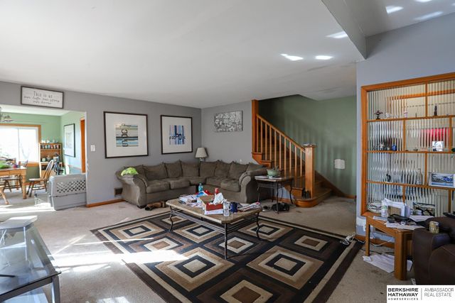 1704 Bellevue Boulevard N, Bellevue, NE 68005