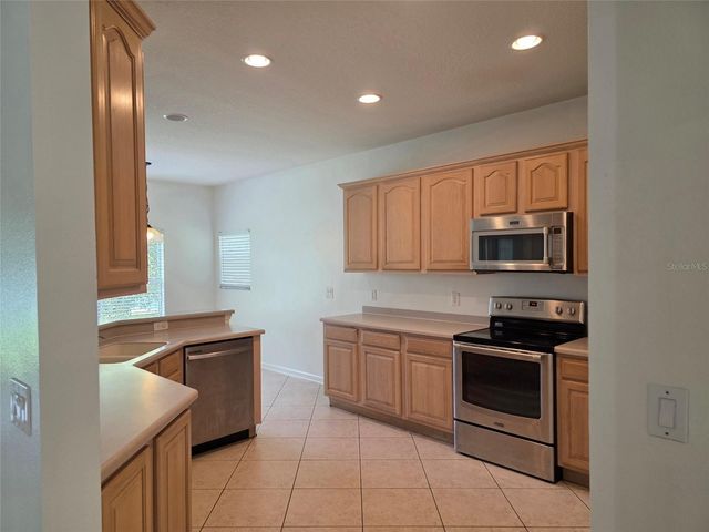 518 FERN LAKE DRIVE, Orlando, FL 32825