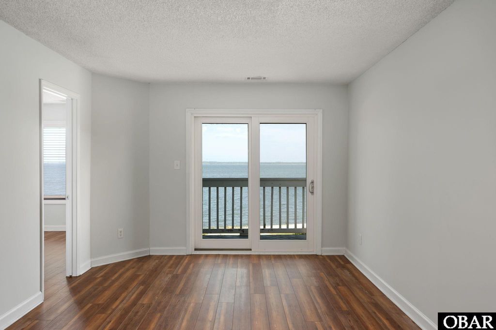 Image 11 of property listing at 117 Old NC 345, Manteo, NC 27954